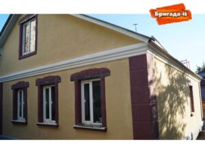 Ремонт фасада старого дома в Курске фото